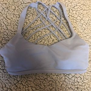 lululemon athletica Women’s size 6 Lululemon Free To Be Wild Strappy Sports bra